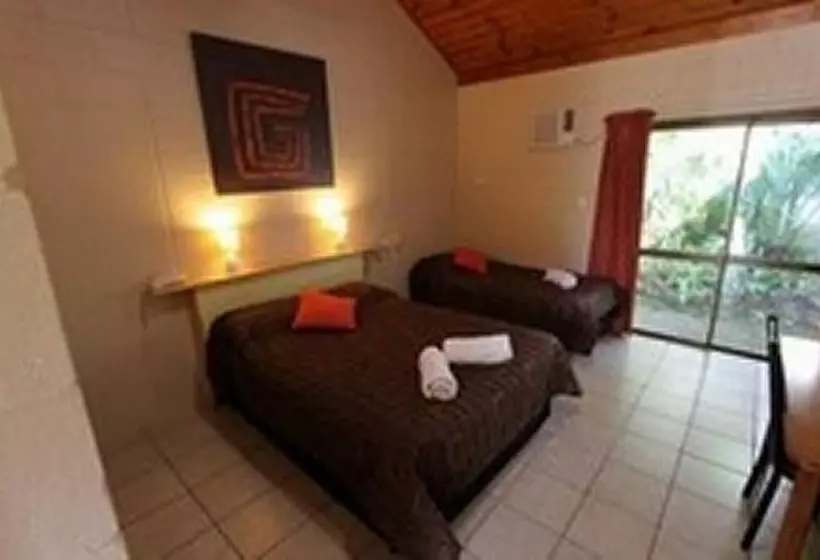 Tully Motel