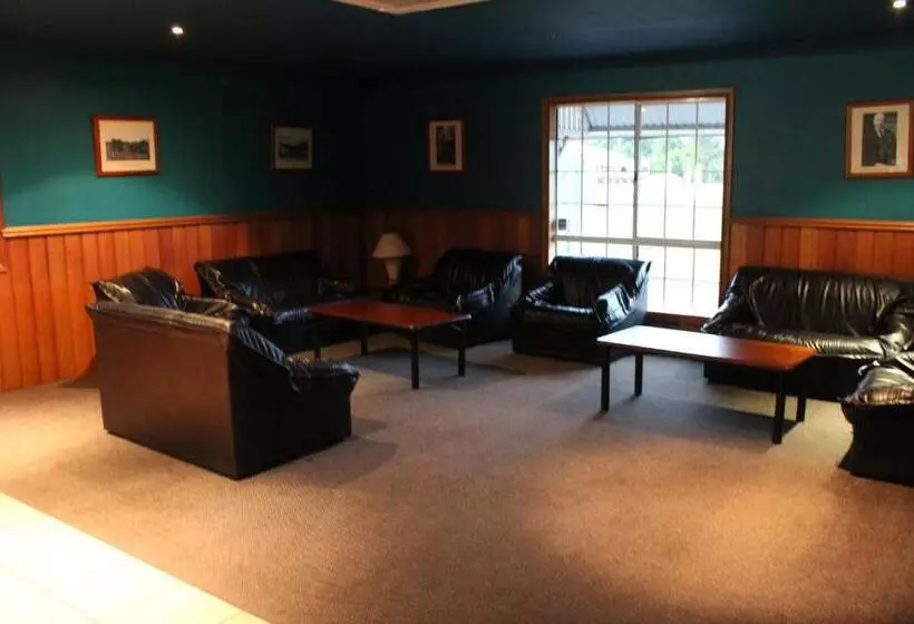 Tully Motel