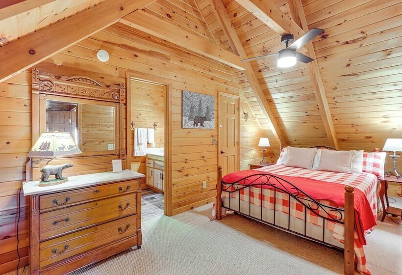 Beautiful Blue Ridge Cabin: Mountain & Lake Views!