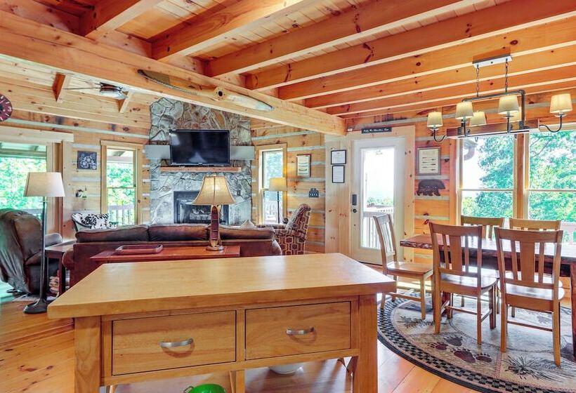 Beautiful Blue Ridge Cabin: Mountain & Lake Views!