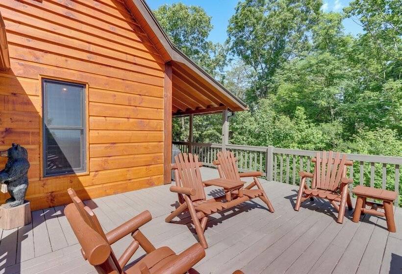 Beautiful Blue Ridge Cabin: Mountain & Lake Views!