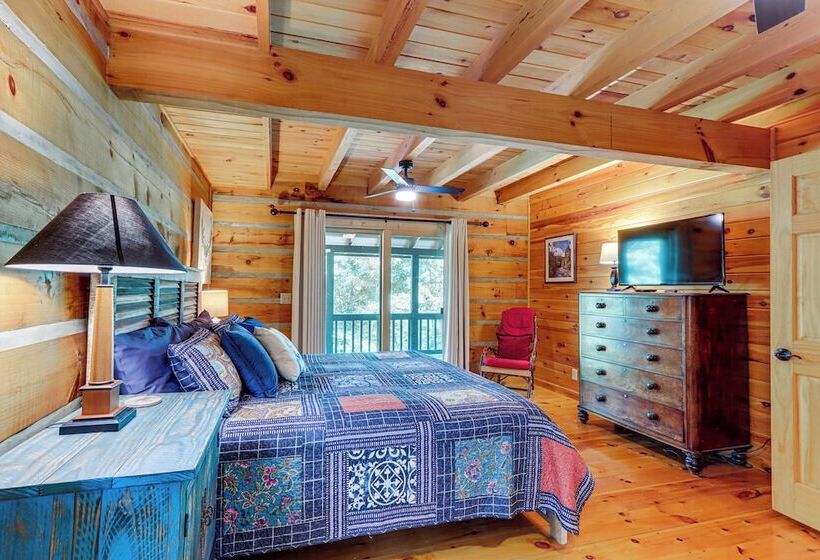 Beautiful Blue Ridge Cabin: Mountain & Lake Views!