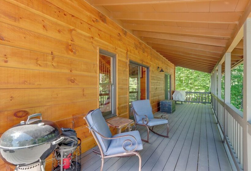 Beautiful Blue Ridge Cabin: Mountain & Lake Views!