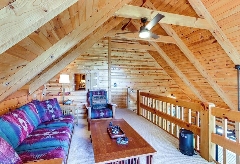 Beautiful Blue Ridge Cabin: Mountain & Lake Views!