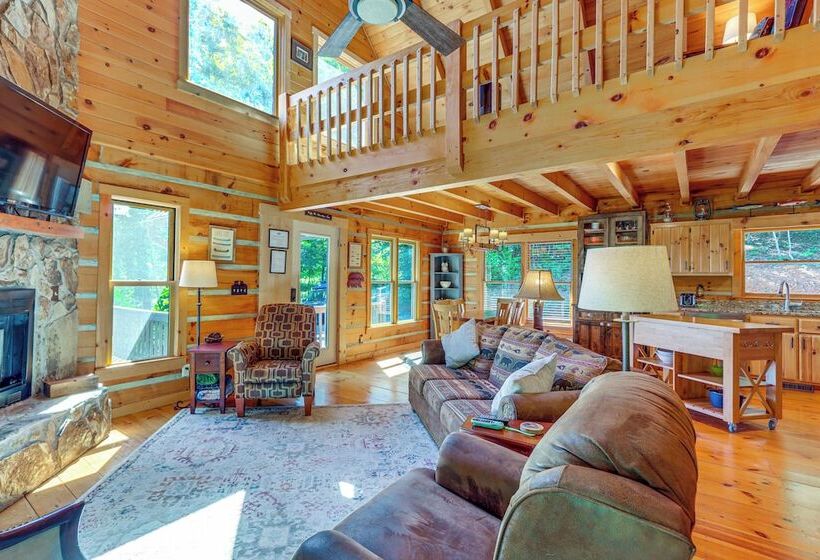 Beautiful Blue Ridge Cabin: Mountain & Lake Views!