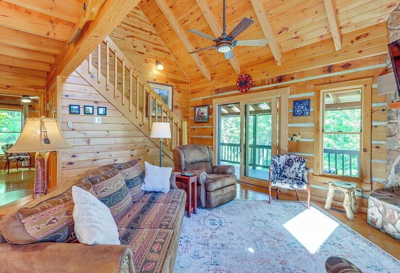 Beautiful Blue Ridge Cabin: Mountain & Lake Views!