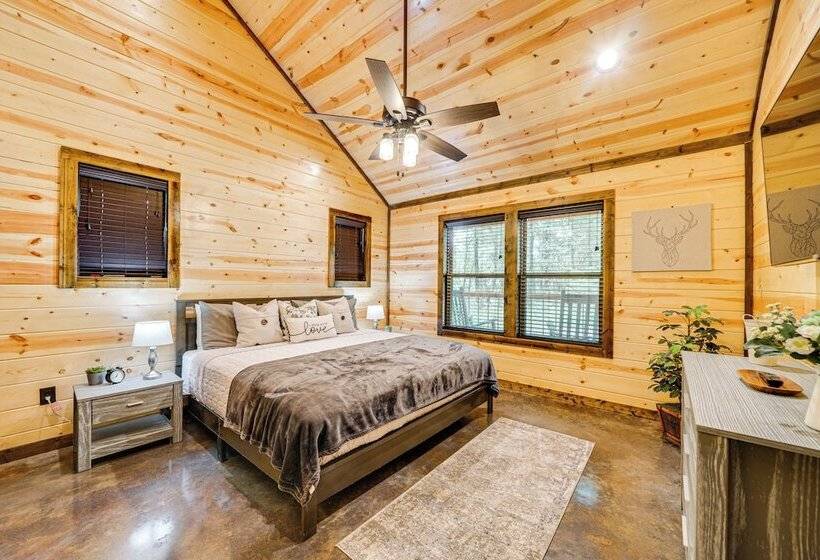 Broken Bow Cabin W/ Private Hot Tub: 14 Mi To Lake