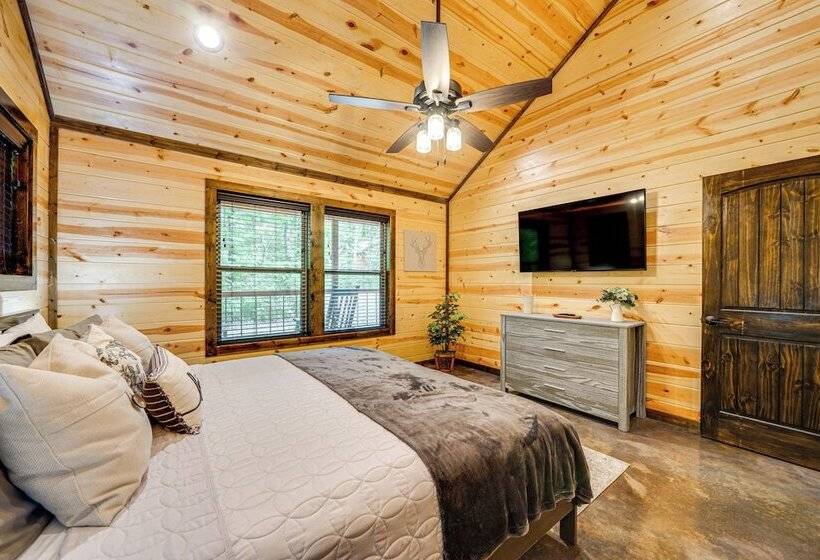 Broken Bow Cabin W/ Private Hot Tub: 14 Mi To Lake