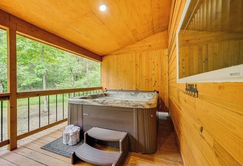 Broken Bow Cabin W/ Private Hot Tub: 14 Mi To Lake