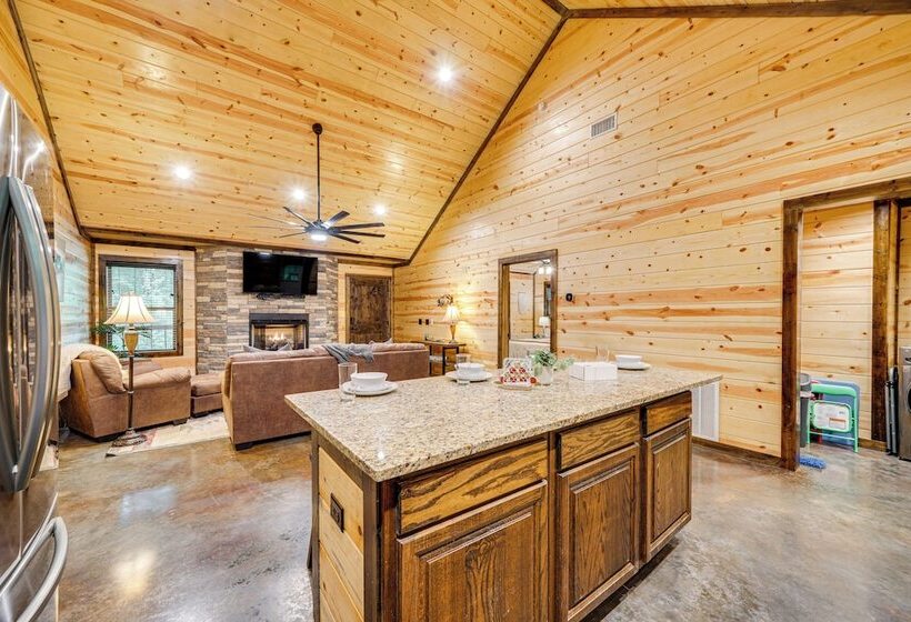 Broken Bow Cabin W/ Private Hot Tub: 14 Mi To Lake