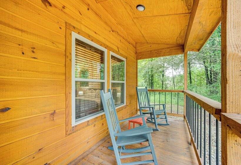 Broken Bow Cabin W/ Private Hot Tub: 14 Mi To Lake