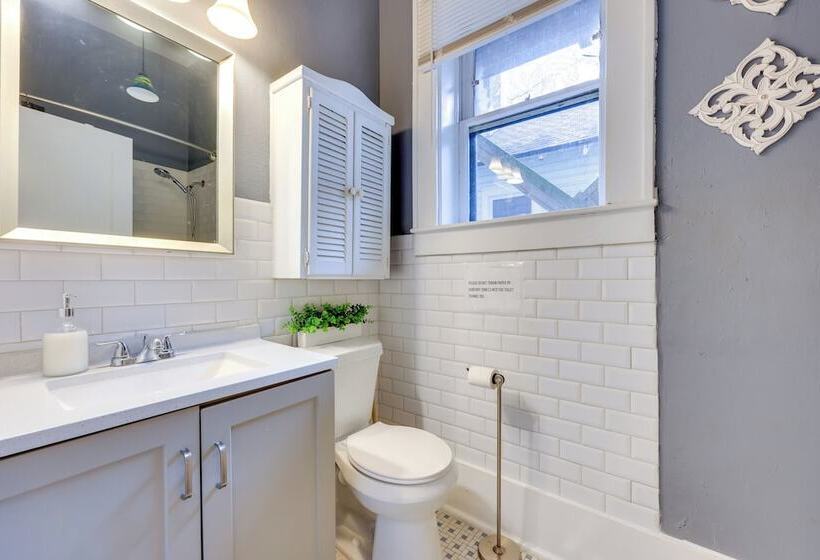 Charming Jacksonville Home ~ 2 Mi To Downtown!