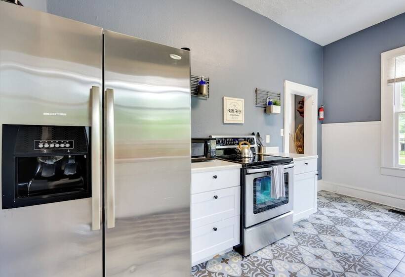 Charming Jacksonville Home ~ 2 Mi To Downtown!