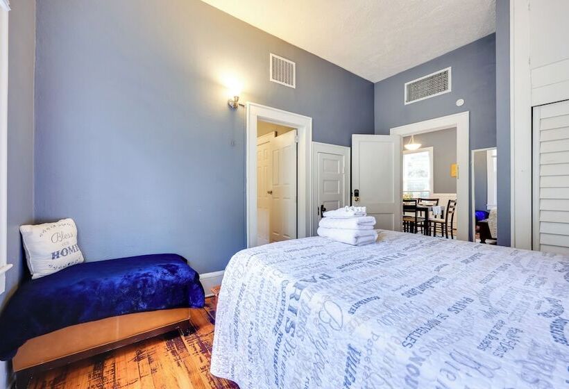 Charming Jacksonville Home ~ 2 Mi To Downtown!