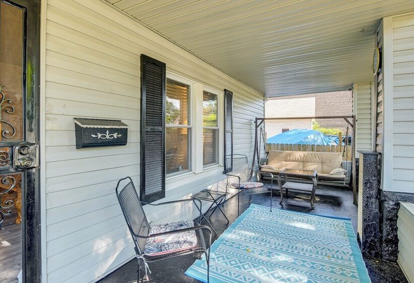 Convenient Cleveland Home ~ 3 Mi To Downtown!