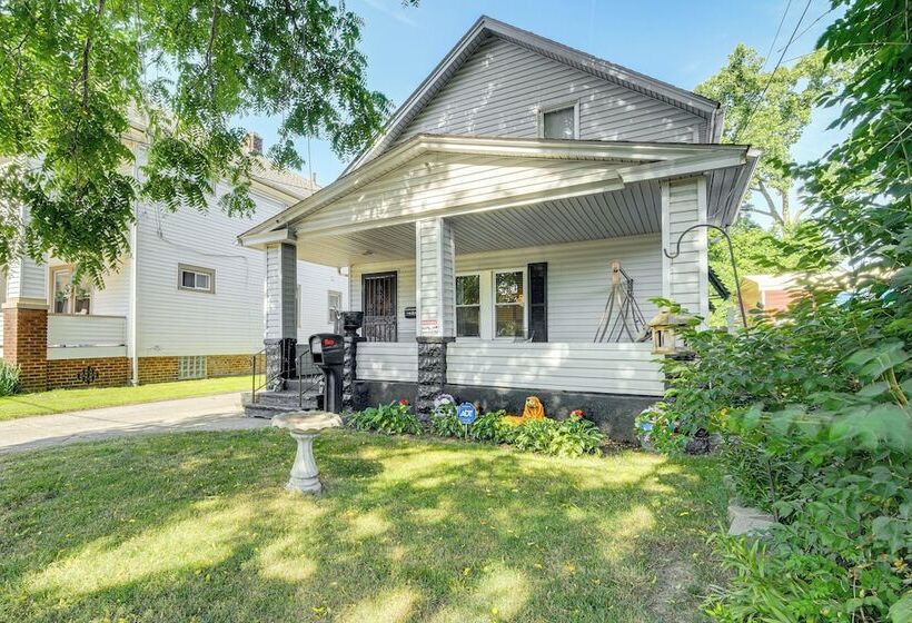 Convenient Cleveland Home ~ 3 Mi To Downtown!