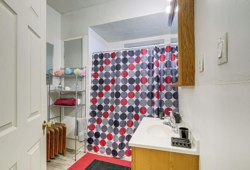 Convenient Cleveland Home ~ 3 Mi To Downtown!