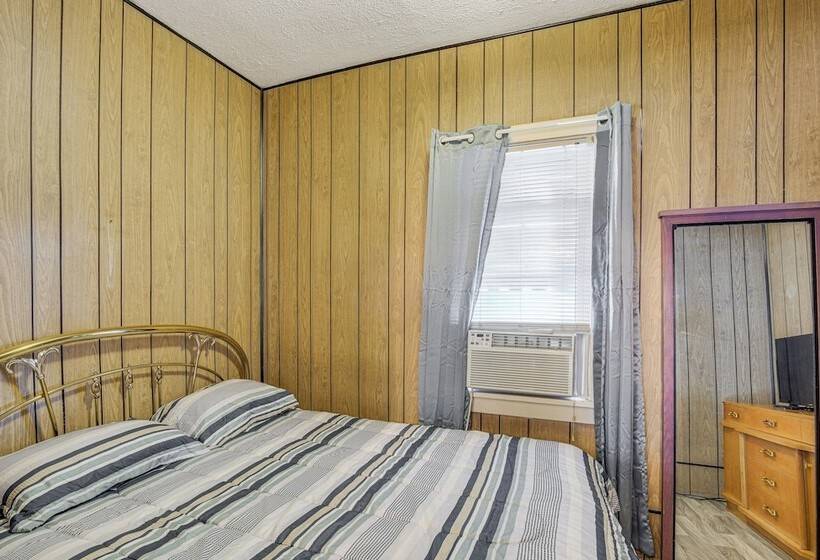 Convenient Cleveland Home ~ 3 Mi To Downtown!