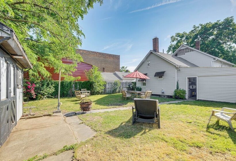Convenient Cleveland Home ~ 3 Mi To Downtown!