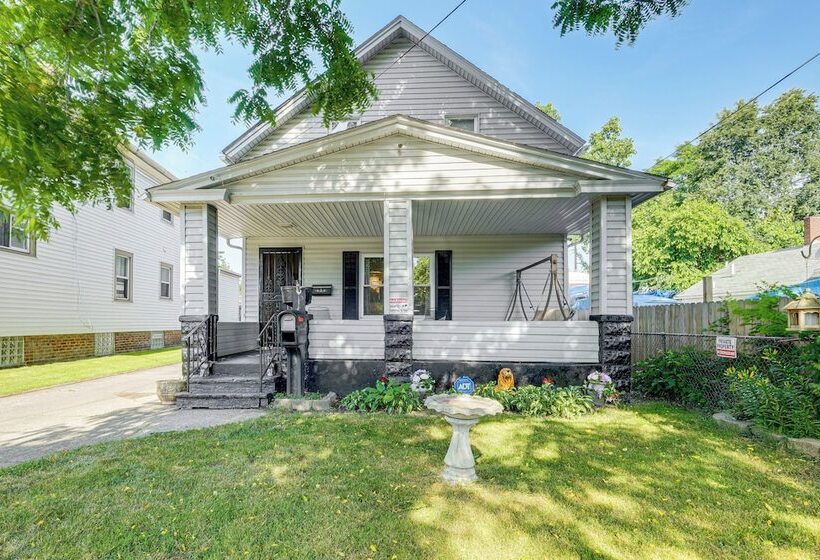 Convenient Cleveland Home ~ 3 Mi To Downtown!