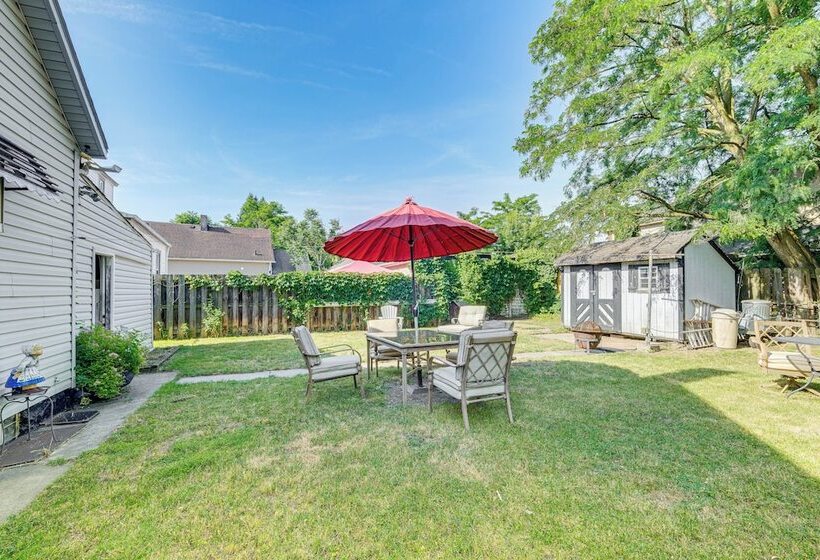 Convenient Cleveland Home ~ 3 Mi To Downtown!