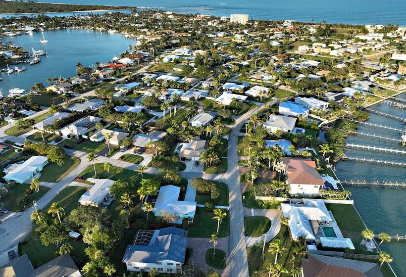 Fort Pierce Home W/ Grill: Half Mi Walk To Beach!