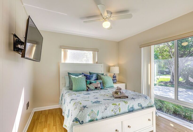 Fort Pierce Home W/ Grill: Half Mi Walk To Beach!