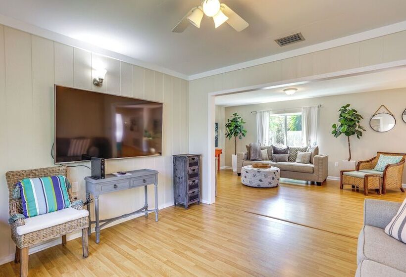 Fort Pierce Home W/ Grill: Half Mi Walk To Beach!