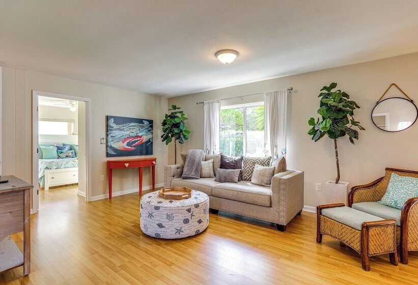 Fort Pierce Home W/ Grill: Half Mi Walk To Beach!