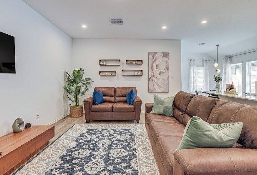 Fulshear Home W/ Private Backyard & Community Pool