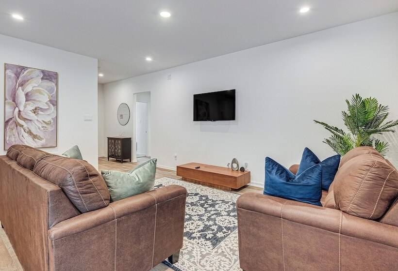 Fulshear Home W/ Private Backyard & Community Pool