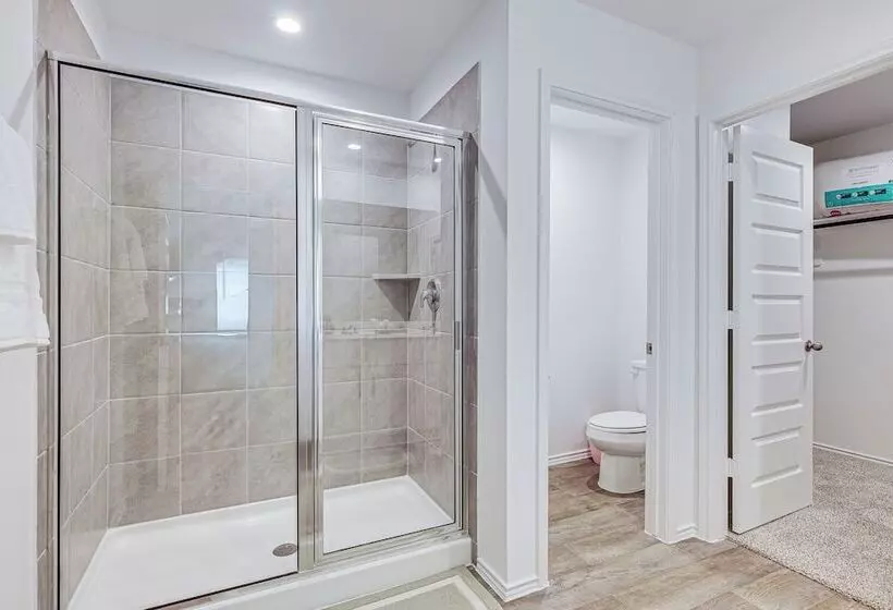 Fulshear Home W/ Private Backyard & Community Pool