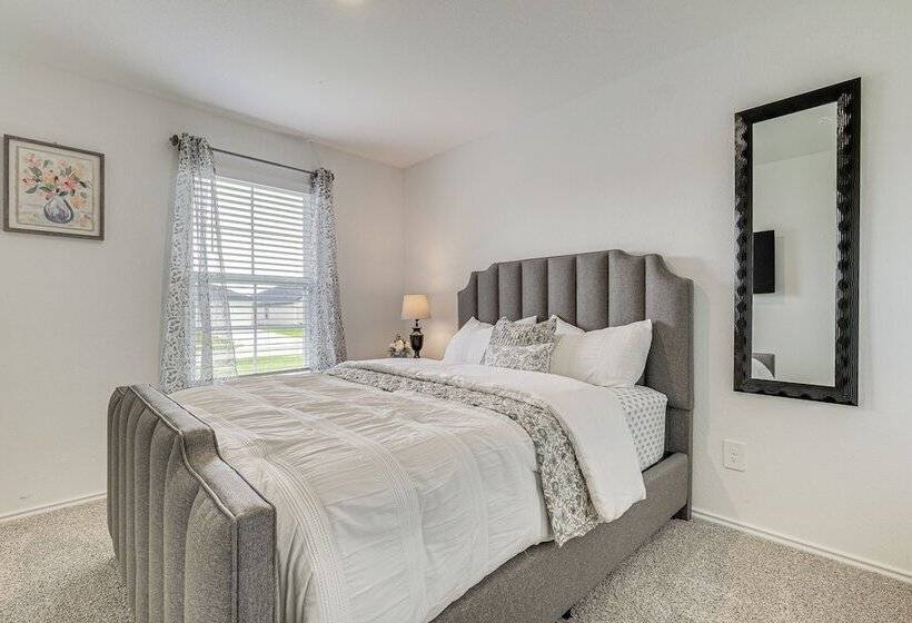 Fulshear Home W/ Private Backyard & Community Pool