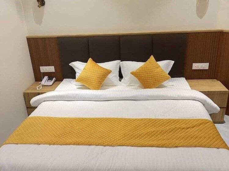 בית מלון כפרי Garden Resorts &