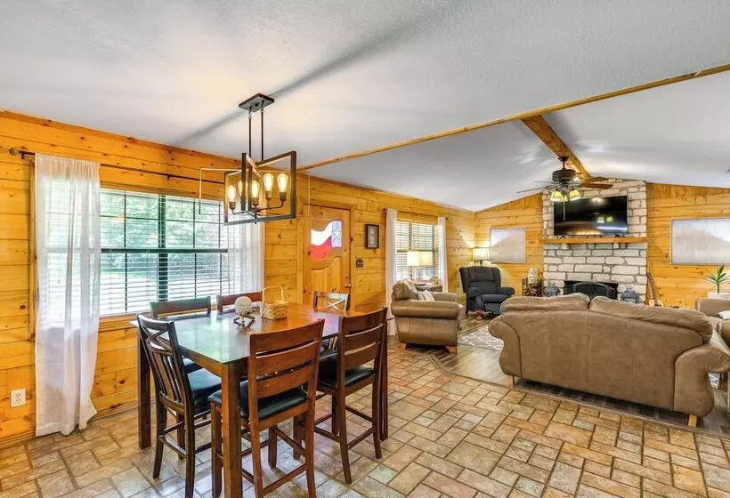 Granbury Home W/ Waterfront Deck: 5 Mi To Downtown