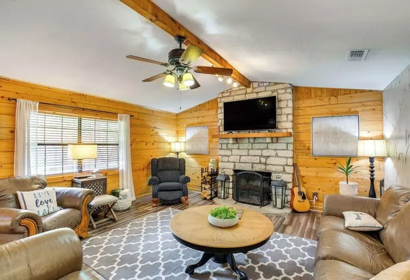 Granbury Home W/ Waterfront Deck: 5 Mi To Downtown