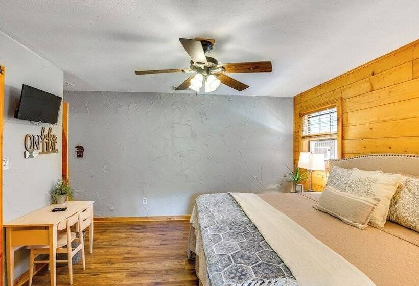 Granbury Home W/ Waterfront Deck: 5 Mi To Downtown