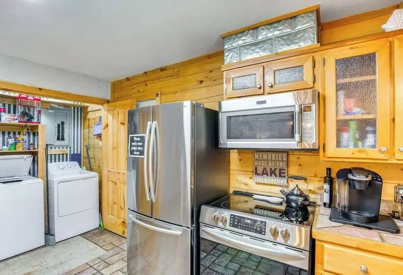 Granbury Home W/ Waterfront Deck: 5 Mi To Downtown