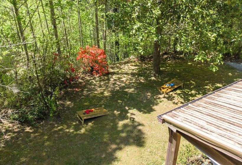 Stylish Cabin W/ Hot Tub, Games & More!