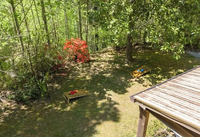 Stylish Cabin W/ Hot Tub, Games & More!