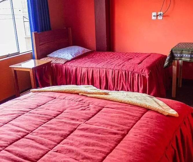 مسافرخانه Estrella Del Lago