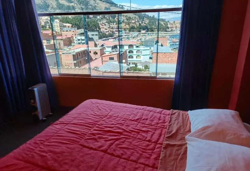 مسافرخانه Estrella Del Lago