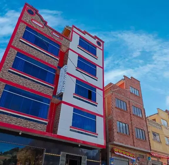 مسافرخانه Estrella Del Lago