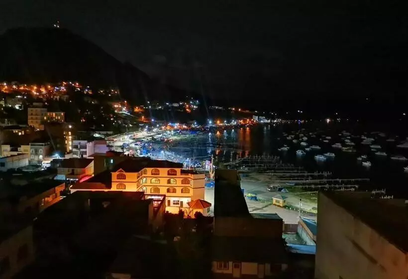 مسافرخانه Estrella Del Lago