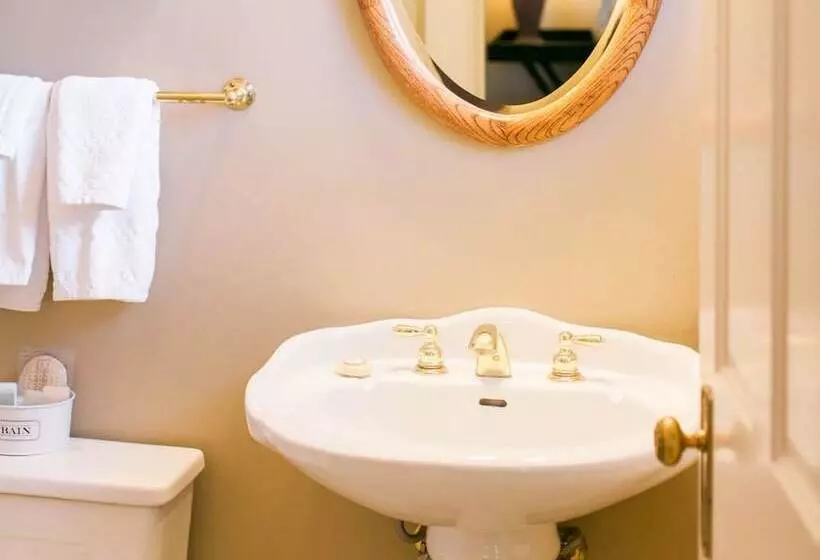 ホテル Aim Whistlingswan Inn And Restaurant