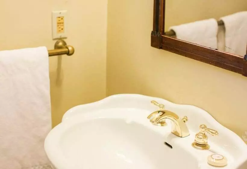 ホテル Aim Whistlingswan Inn And Restaurant