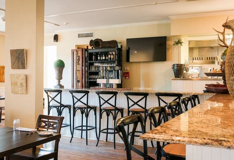 호텔 Aim Whistlingswan Inn And Restaurant