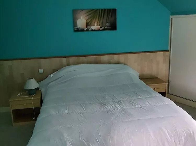 ホテル Hôtel Restaurant La Maïade