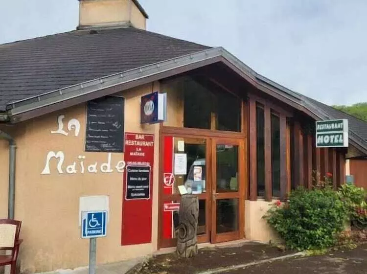 ホテル Hôtel Restaurant La Maïade