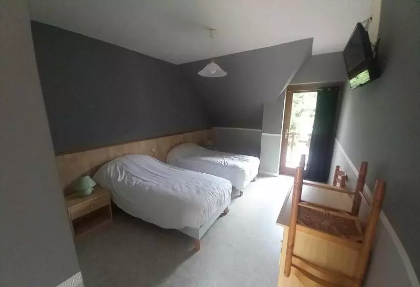 ホテル Hôtel Restaurant La Maïade